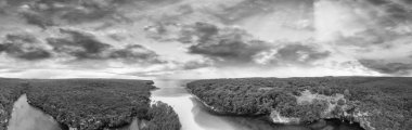 Royal National Park, Avustralya. Siyah ve beyaz havadan görünümü