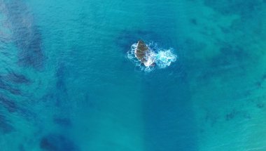 Kuş bakışı Oniki Havariler, Port Campbell, Avustralya.