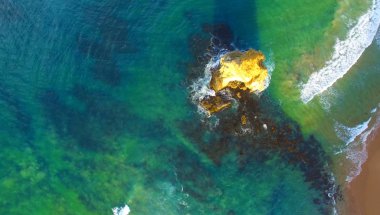 Helikopterden görüldüğü gibi Oniki Havariler deniz