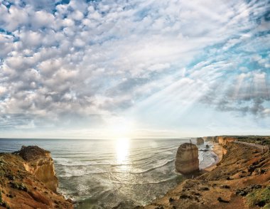 Oniki Havariler, Avustralya günbatımı havadan görünümü