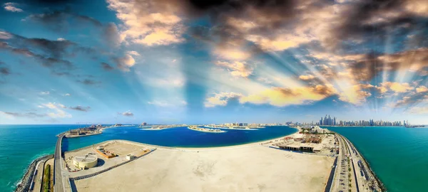 Dubai. Jumeirah Palm vista aerea al tramonto — Foto Stock