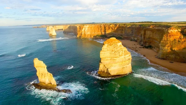 Vista aérea de Doce Apóstoles al amanecer, Australia —  Fotos de Stock