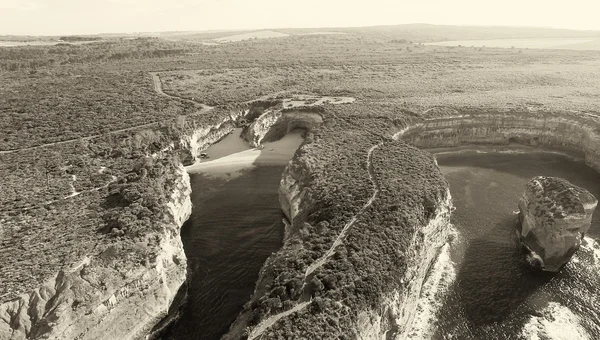 Loch Ard Gorge i Arch Island - Great Ocean Road, Wielka Brytania — Zdjęcie stockowe