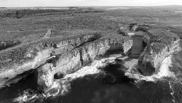 尼斯湖 Ard 峡谷和拱岛 — — 大海洋路，澳大利亚 — 图库照片