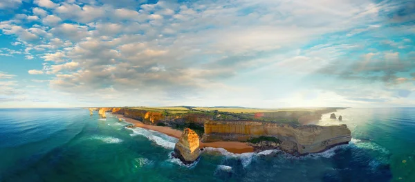 Vista aérea al atardecer de los Doce Apóstoles, Australia —  Fotos de Stock