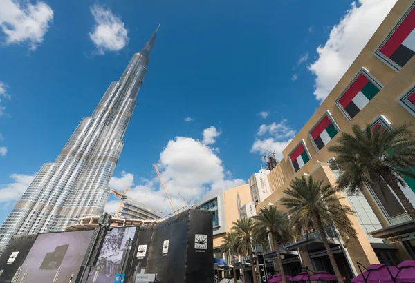 DUBAI, Émirats arabes unis - NOV 22 : Burj khalifa, le plus haut bâtiment de la w — Photo