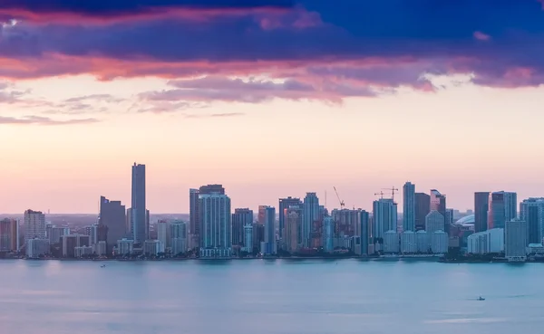 市中心的迈阿密日落视图 — 图库照片