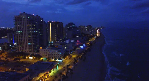 Fort Lauderdale éjszakai nézetet, Florida. — Stock Fotó