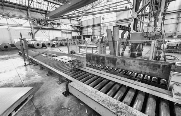 Máquina de rolamento para transporte de bobinas de aço — Fotografia de Stock