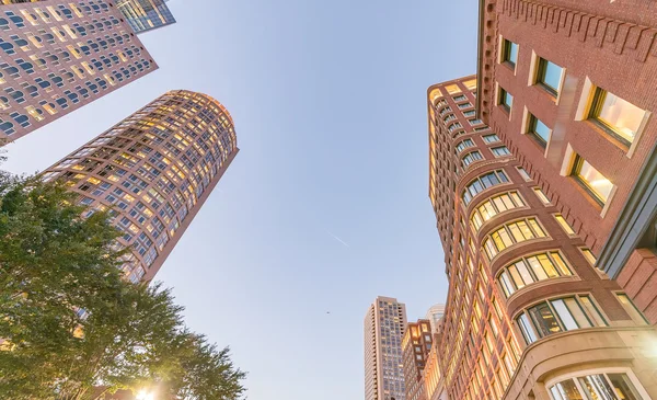 Boston, ma. Schöne Stadtsilhouette in der Abenddämmerung — Stockfoto