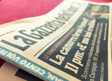 Arezzo, İtalya - 15 Mart 2016: La Gazzetta Dello Sport yeni