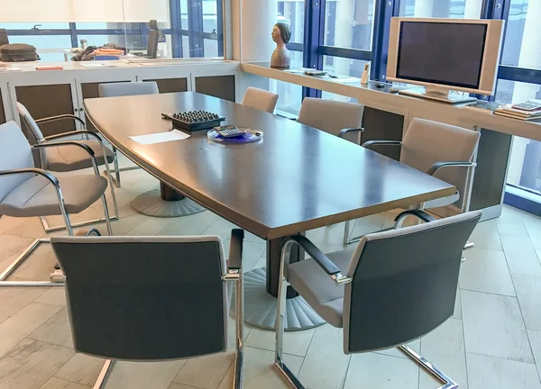 Stoelen op een conferentieruimte — Stockfoto