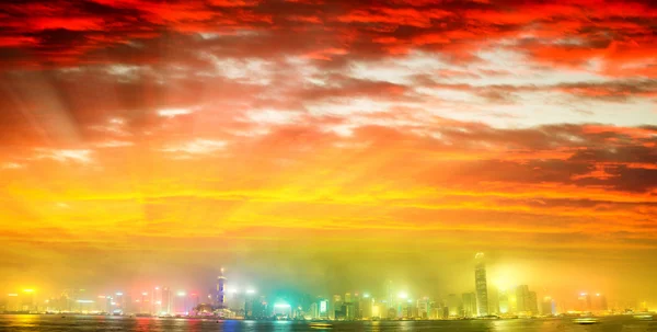 Hong Kong skyline de Kowloon. Luzes noturnas com todos os anúncios remover — Fotografia de Stock