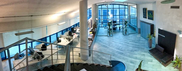 Intérieur de bureau moderne, vue panoramique — Photo