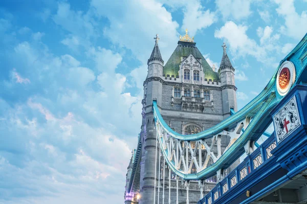 Pracht der Tower Bridge, London - uk — Stockfoto