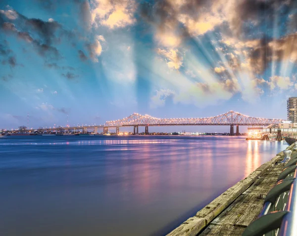 Gebouwen en de skyline van New Orleans, Lousiana — Stockfoto