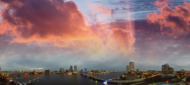 Jacksonville hava panoramik alacakaranlıkta