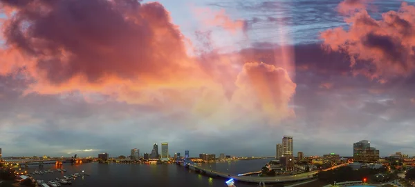 Jacksonville hava panoramik alacakaranlıkta — Stok fotoğraf