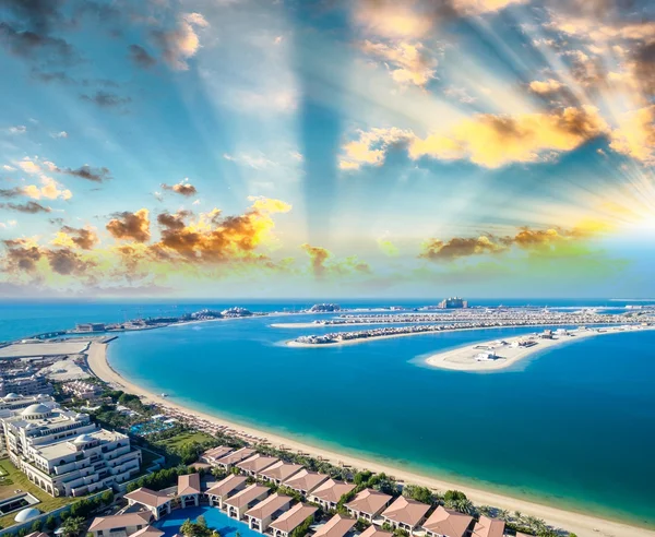 Puesta de sol sobre Dubai Jumeirah Palm — Foto de Stock