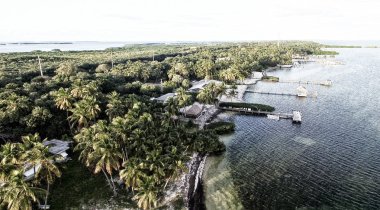Islamorada kıyı şeridi, havadan görünümü