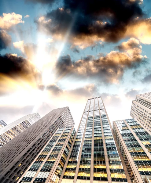 Buildings of Manhattan at dusk — Stock Photo, Image