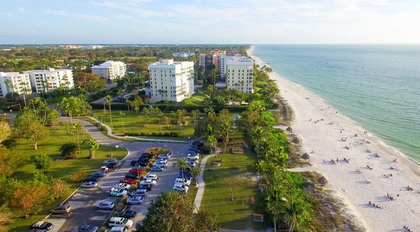 Hermosa vista aérea de la playa tropical — Foto de Stock