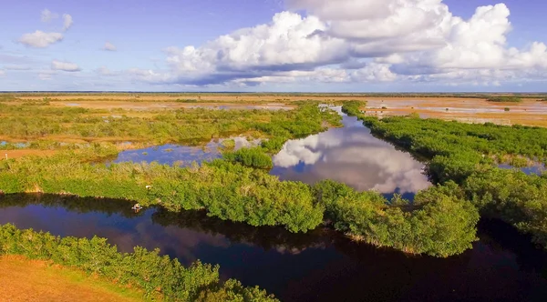 Śmigłowiec widok Everglades na Florydzie — Zdjęcie stockowe