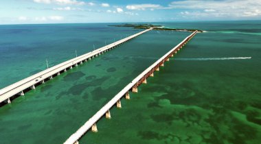 Bahia Honda State Park, eski ve yeni köprü, havadan görünümü
