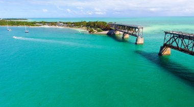 Köprü anahtarları, Florida bağlayan havadan görünümü