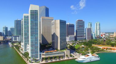 Miami - 25 Şubat 2016: Şehir merkezinde hava manzarası bir durağındayım üzerinde