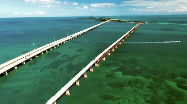 Bahia Honda State Park, oude en nieuwe brug, luchtfoto — Stockfoto