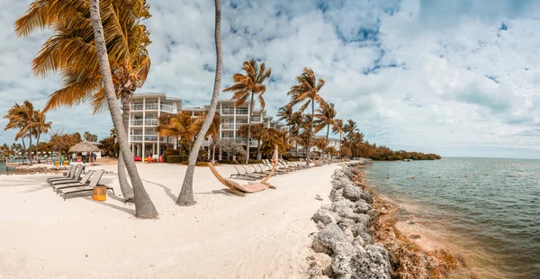 Küste von islamorada, panoramablick in der Abenddämmerung — Stockfoto