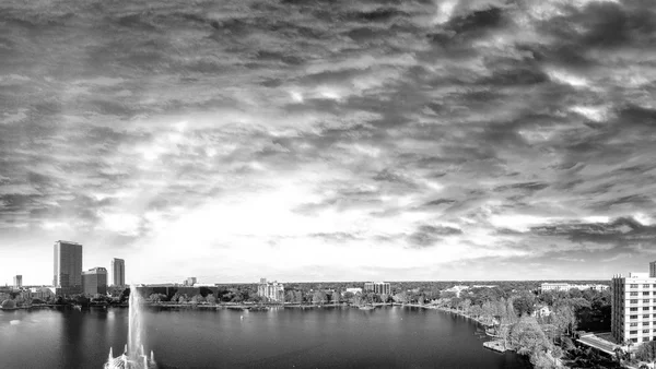 Vista aérea panorâmica de Orlando, Flórida ao entardecer — Fotografia de Stock