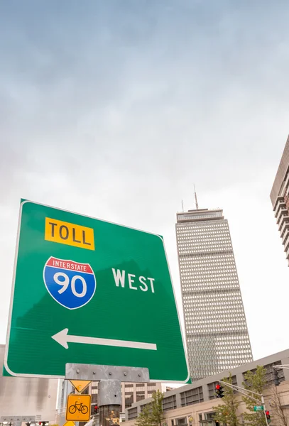 Autostrada międzystanowa nr ulicy znak w Boston, Ma — Zdjęcie stockowe