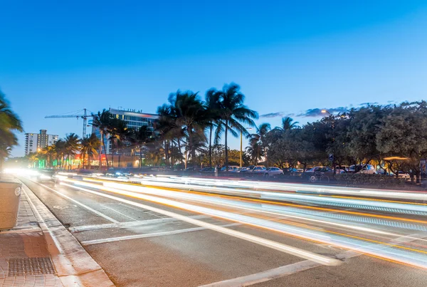 Beautiful seafront of Fort Lauderdale at night. City lights afte — Stock Photo, Image
