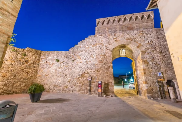 Medeltida byggnader i San Gimignano, Toscana — Stockfoto