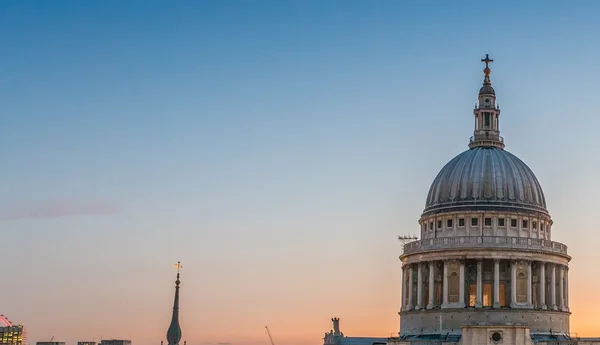 Terrace with view on St Paul Cathedral — Stock Photo, Image