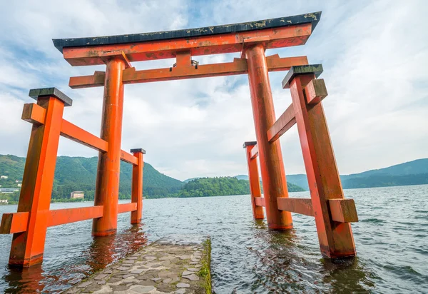 Santuario di Hakone sul lago Ashi, Giappone — Foto Stock