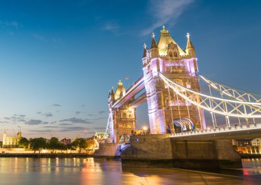 Tower Bridge ve Londra - İngiltere'de güzel bir akşam