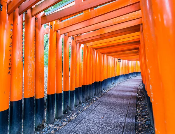 Santuario de Fushimi Inari Taisha en Kyoto, Japón —  Fotos de Stock