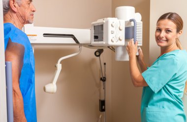 Hasta hastane odasında test tarama