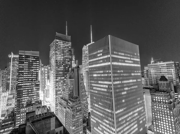 Weergave van de panoramische wolkenkrabbers van New York City - skyline van de nacht - Ny — Stockfoto