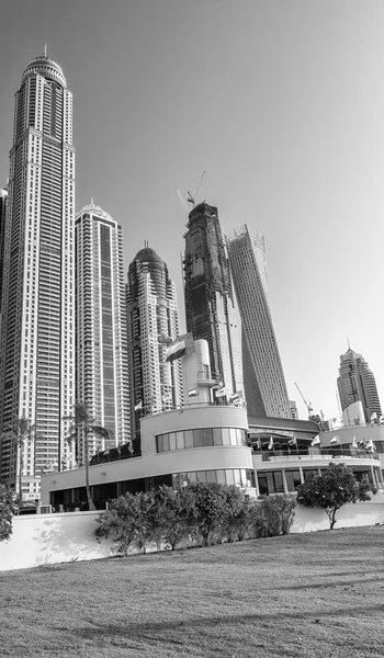 Arranha-céus altos de Dubai Marina - EAU — Fotografia de Stock