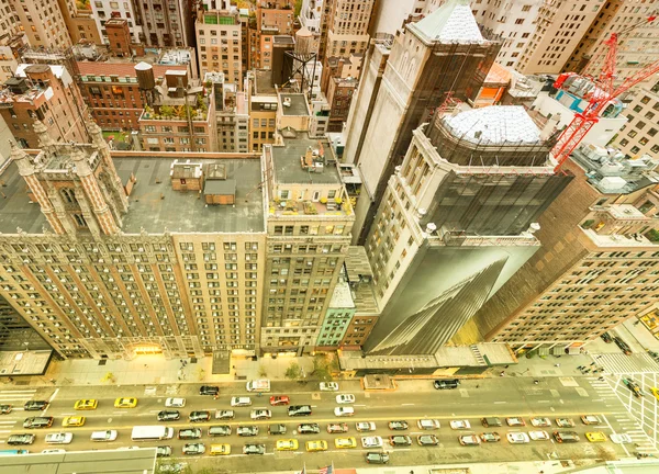 Overhead view of Manhattan buildings and streets at dusk. New Yo — ストック写真