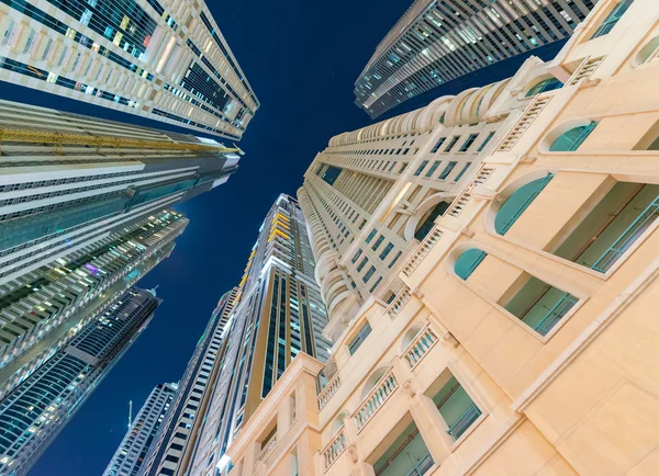 Street view of Dubai Marina skyline - Emiratos Árabes Unidos — Foto de Stock