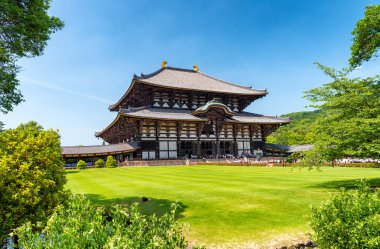 Nara, Japonya, doğa ile çevrili Todai-Ji Tapınak