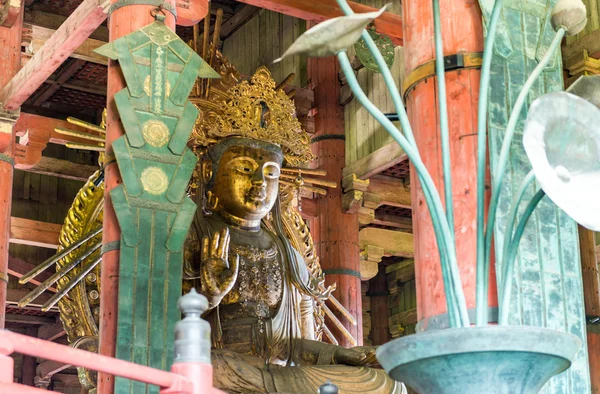 Daibutsu σε Daibutsu-den σε Todaiji ναός στη Nara — Φωτογραφία Αρχείου