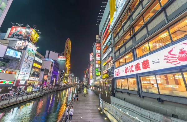 Osaka, Japan - 28 maj 2016: City night lights i Dotonbori. OSA — Stockfoto