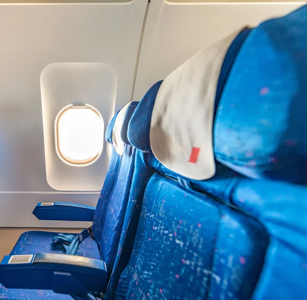 Asiento de ventana en un avión moderno — Foto de Stock