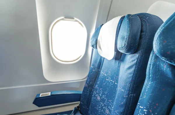 Asiento de ventana en un avión moderno — Foto de Stock